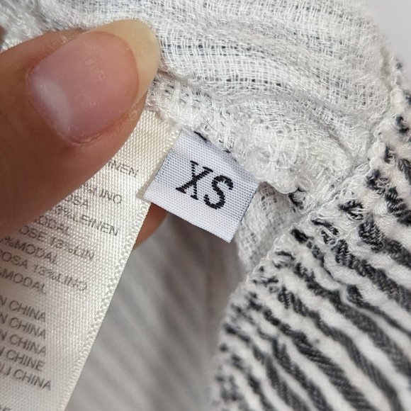 Anthropologie Cloth & Stone Pinstripe Button Down Size Extra Small - Picture 7 of 12
